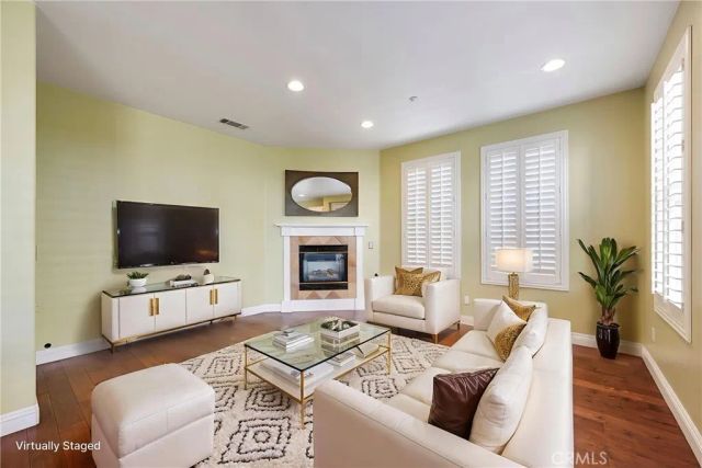 11 Springwater Dr, Buena Park, CA 90621