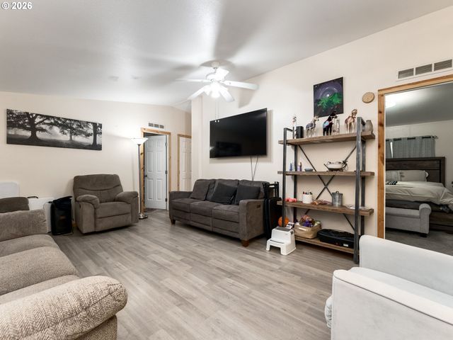15619 Ne CAPLES Rd, Brush Prairie, WA 98606