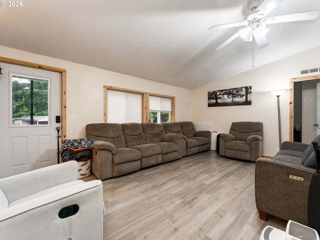 15619 Ne CAPLES Rd, Brush Prairie, WA 98606