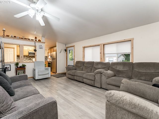 15619 Ne CAPLES Rd, Brush Prairie, WA 98606