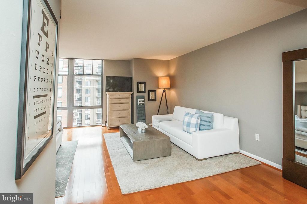1021 N GARFIELD ST #806, Arlington, VA 22201