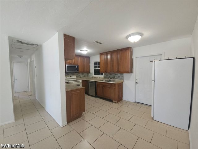 3378 Apache ST, Fort Myers, FL 33916