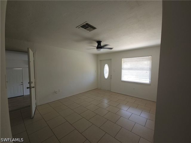 3378 Apache ST, Fort Myers, FL 33916