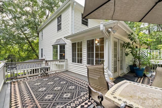 314 Sweetwater Hills Drive, Hendersonville, NC 28791