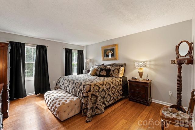 314 Sweetwater Hills Drive, Hendersonville, NC 28791