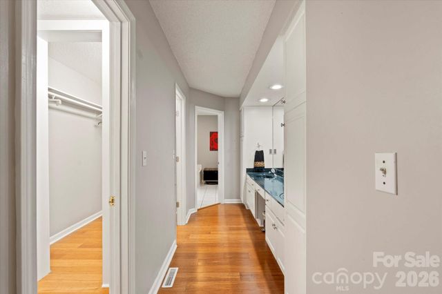 314 Sweetwater Hills Drive, Hendersonville, NC 28791