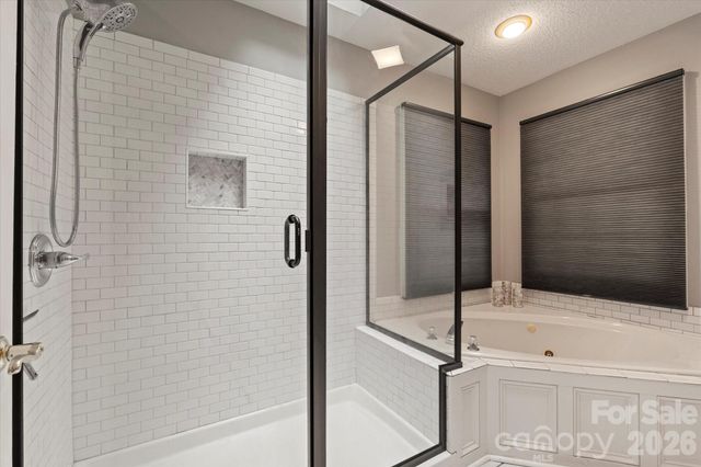 314 Sweetwater Hills Drive, Hendersonville, NC 28791