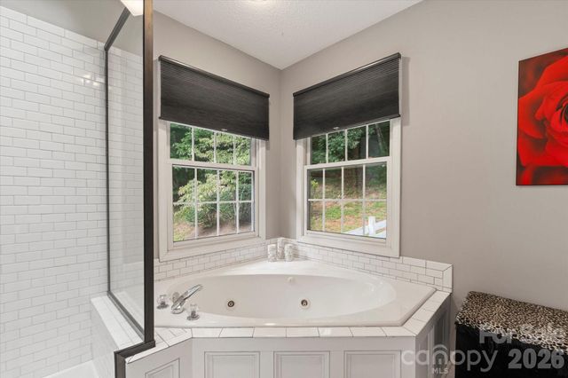 314 Sweetwater Hills Drive, Hendersonville, NC 28791