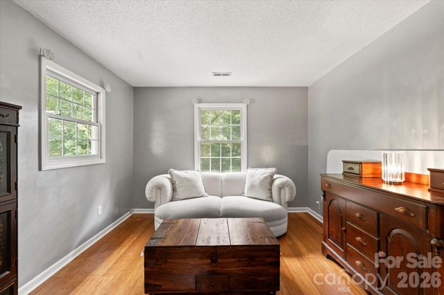 314 Sweetwater Hills Drive, Hendersonville, NC 28791