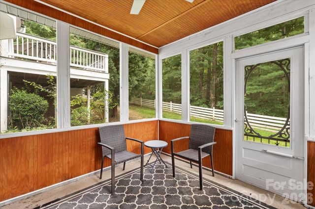 314 Sweetwater Hills Drive, Hendersonville, NC 28791