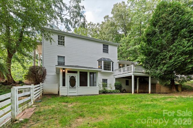 314 Sweetwater Hills Drive, Hendersonville, NC 28791