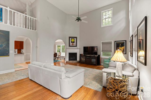 314 Sweetwater Hills Drive, Hendersonville, NC 28791