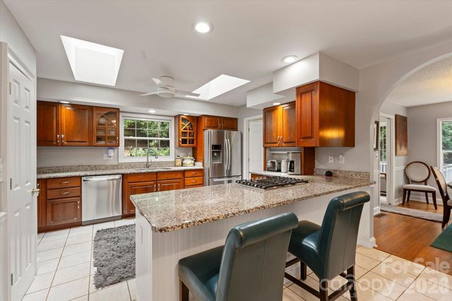 314 Sweetwater Hills Drive, Hendersonville, NC 28791