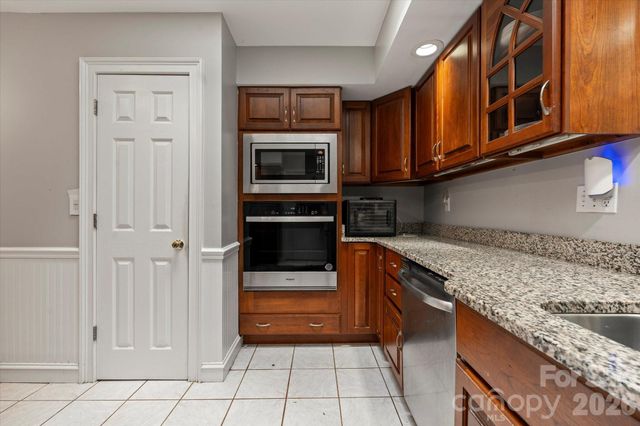 314 Sweetwater Hills Drive, Hendersonville, NC 28791