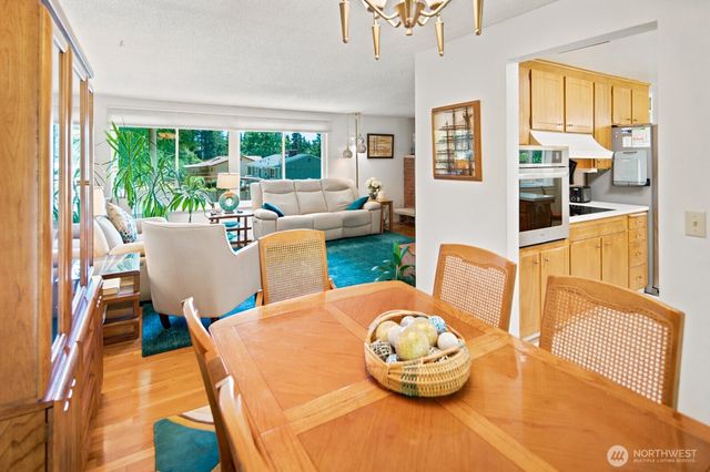 3610 NE 197th Street, Lake Forest Park, WA 98155