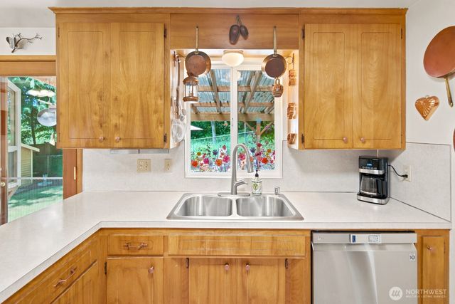 3610 NE 197th Street, Lake Forest Park, WA 98155