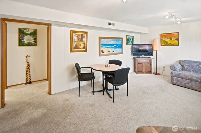 3610 NE 197th Street, Lake Forest Park, WA 98155
