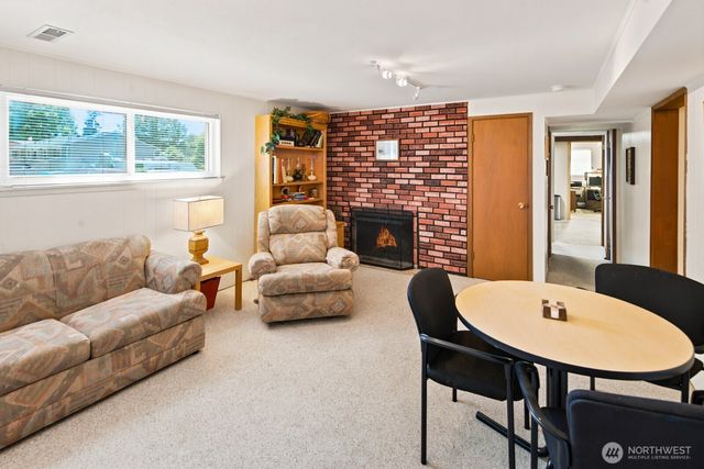 3610 NE 197th Street, Lake Forest Park, WA 98155