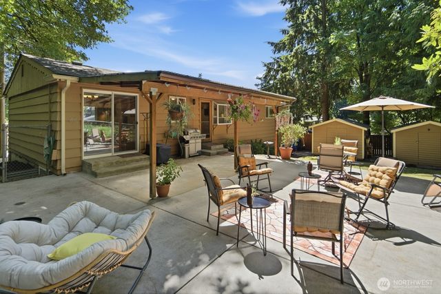 3610 NE 197th Street, Lake Forest Park, WA 98155