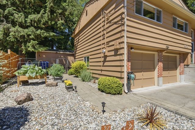 3610 NE 197th Street, Lake Forest Park, WA 98155