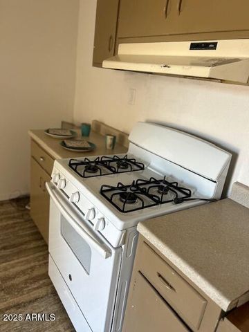 127 E APACHE Street, Huachuca City, AZ 85616