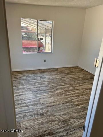 127 E APACHE Street, Huachuca City, AZ 85616