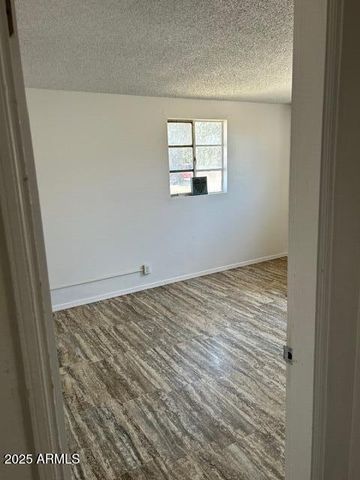 127 E APACHE Street, Huachuca City, AZ 85616