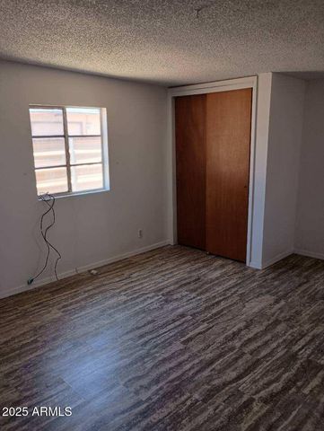 127 E APACHE Street, Huachuca City, AZ 85616