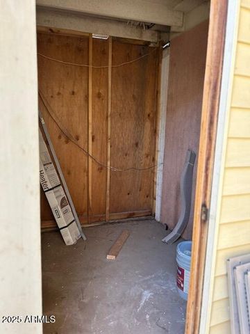 127 E APACHE Street, Huachuca City, AZ 85616