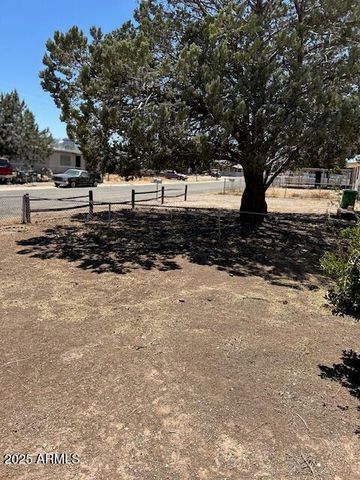 127 E APACHE Street, Huachuca City, AZ 85616