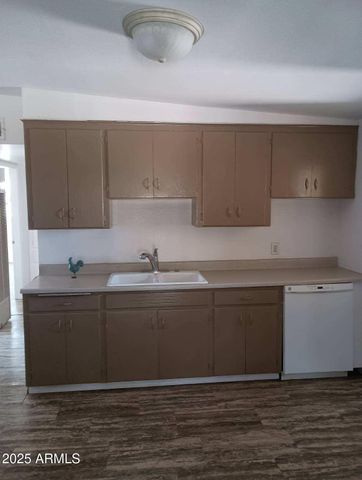 127 E APACHE Street, Huachuca City, AZ 85616