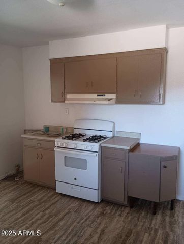 127 E APACHE Street, Huachuca City, AZ 85616