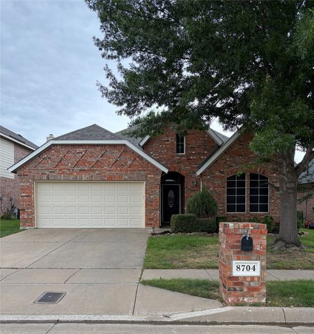 8704 Corral Circle, Fort Worth, TX 76244