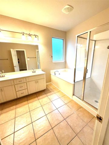 8704 Corral Circle, Fort Worth, TX 76244