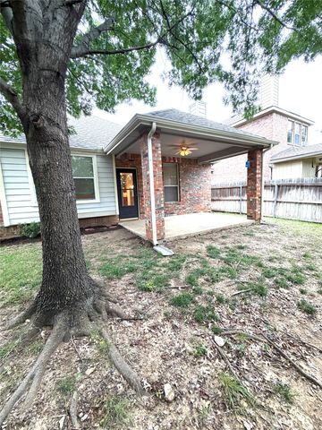 8704 Corral Circle, Fort Worth, TX 76244