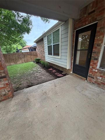 8704 Corral Circle, Fort Worth, TX 76244