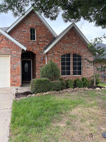 8704 Corral Circle, Fort Worth, TX 76244