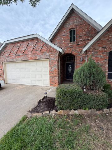 8704 Corral Circle, Fort Worth, TX 76244