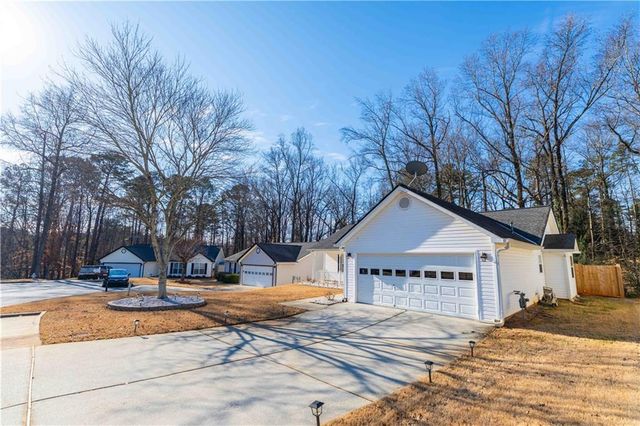 199 Amelia Creek Way, Lawrenceville, GA 30045