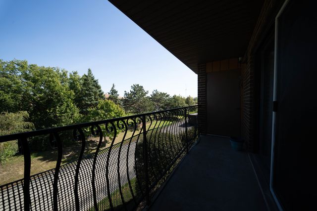 15718 Revere Court F, Oak Forest, IL 60452