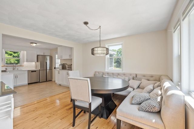 168 Washington St, Groveland, MA 01834
