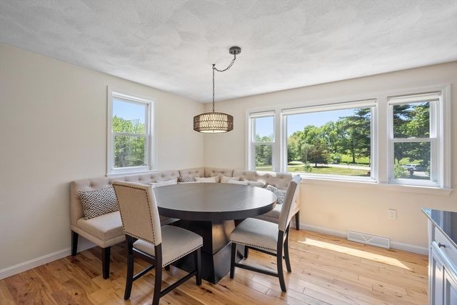 168 Washington St, Groveland, MA 01834