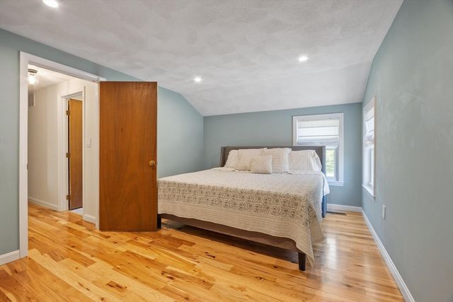 168 Washington St, Groveland, MA 01834