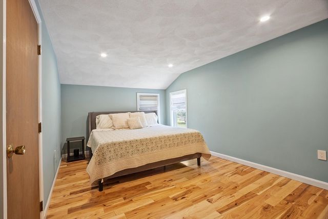 168 Washington St, Groveland, MA 01834