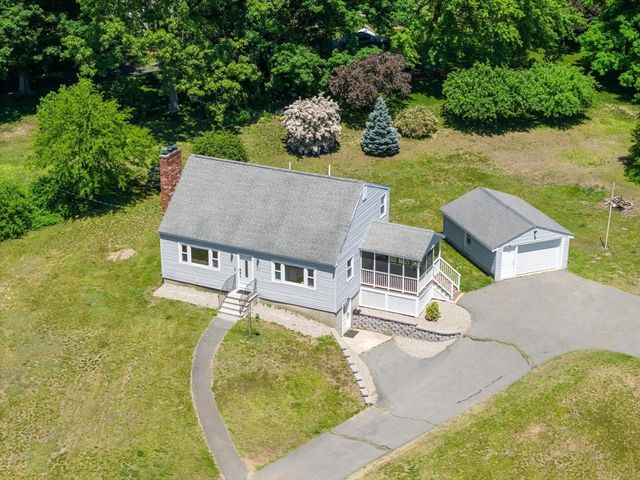 168 Washington St, Groveland, MA 01834
