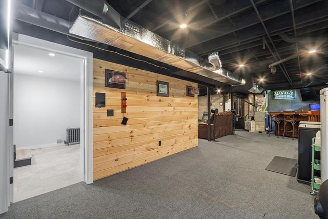 168 Washington St, Groveland, MA 01834