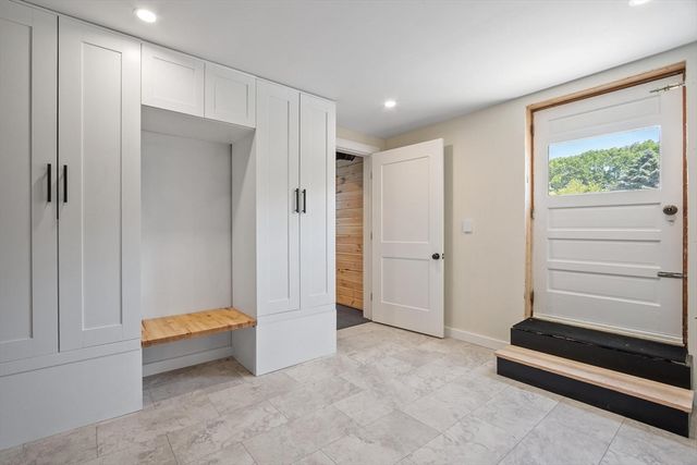 168 Washington St, Groveland, MA 01834