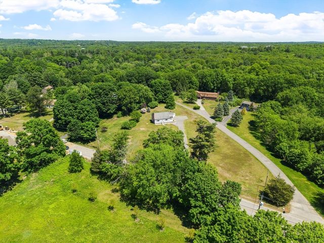 168 Washington St, Groveland, MA 01834