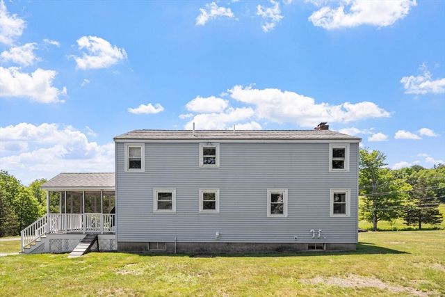 168 Washington St, Groveland, MA 01834