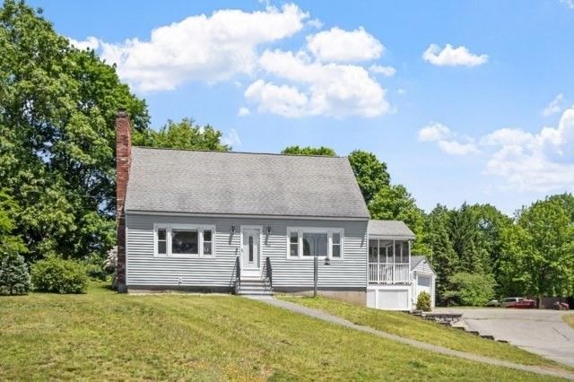 168 Washington St, Groveland, MA 01834